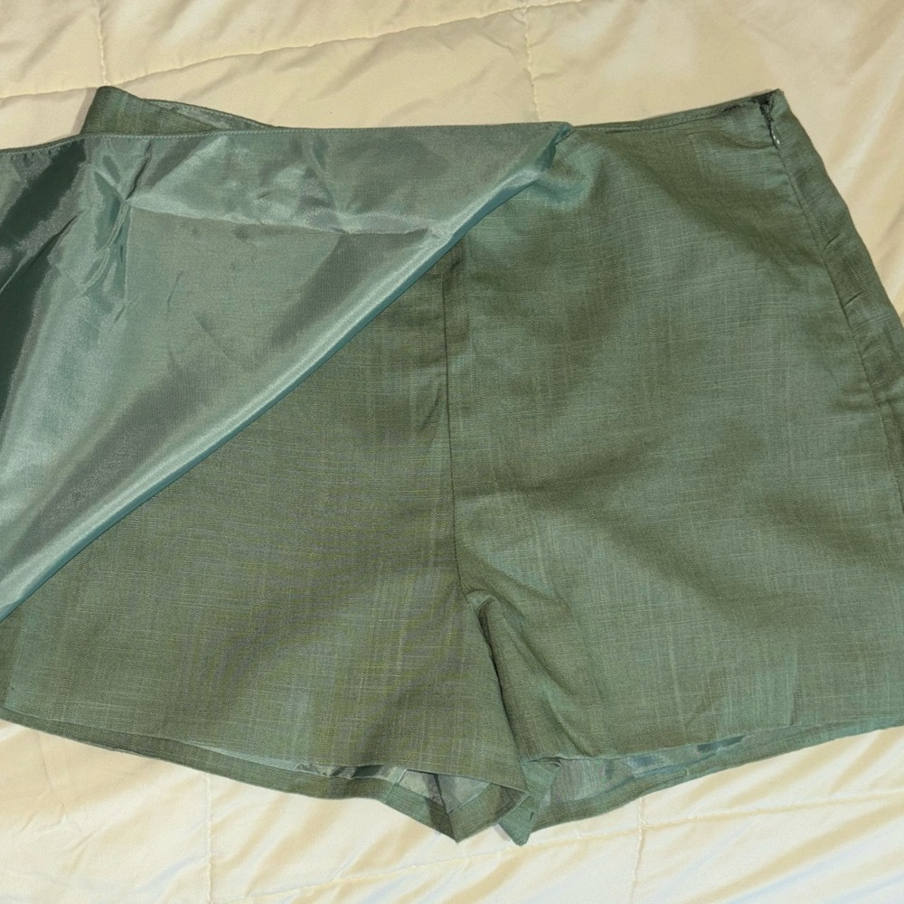 Francesca’s Women's Skorts